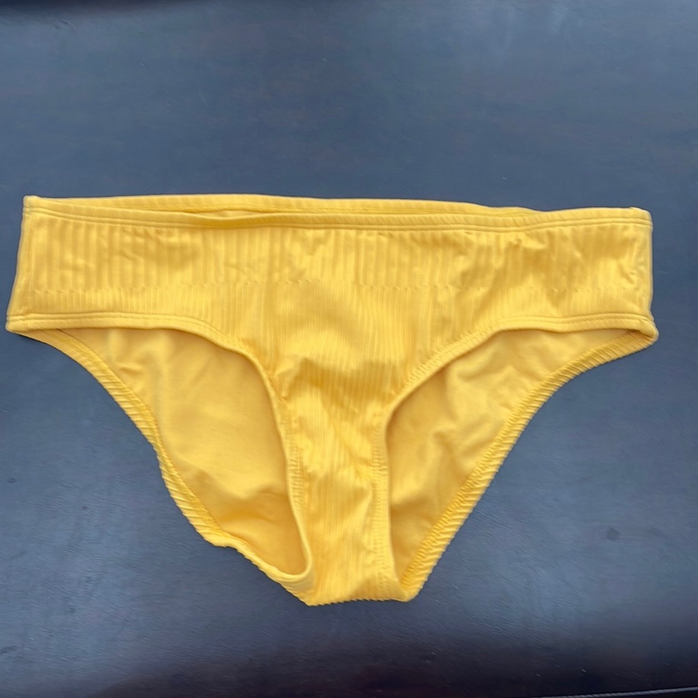 Women’s swim bottoms